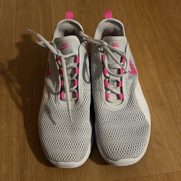 Nike Shoes - Picture 2 of 3